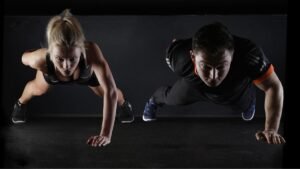 Sabut anaj ka toast aur Greek dahi ke sath pre-workout nashta