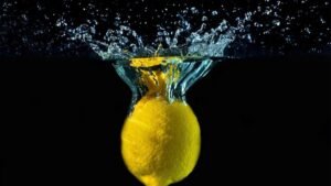 Raat me nimbu pani pine ka sahi samay aur sahi tarika