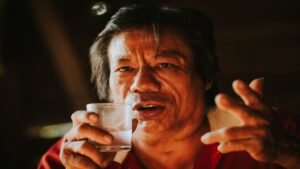 subha khali pet pani pine ke fayde benefits for health, drinking water on empty stomach