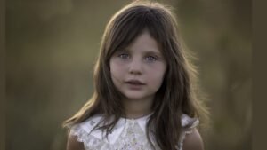 Herbal hair oil se scalp massage aur hair growth boost karein